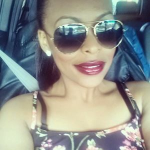 Meet your Posher, Roxanna